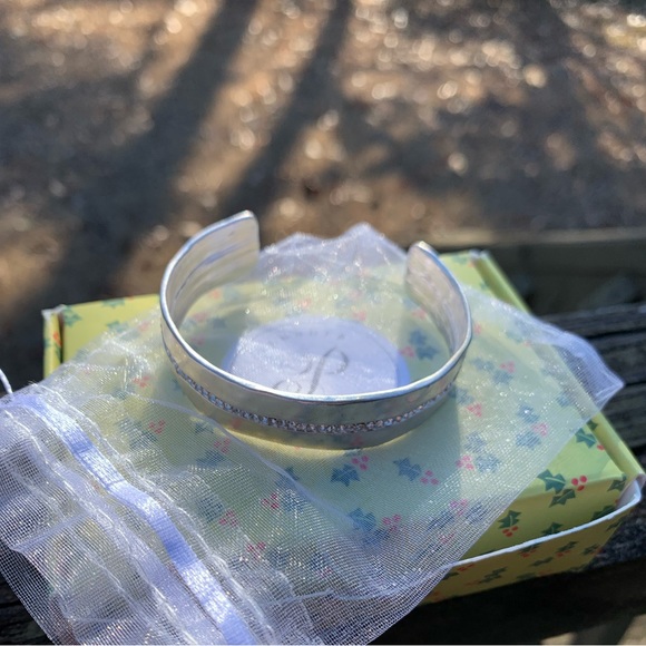 NWT Dimpled Rhinestone Metal Cuff - Picture 6 of 12